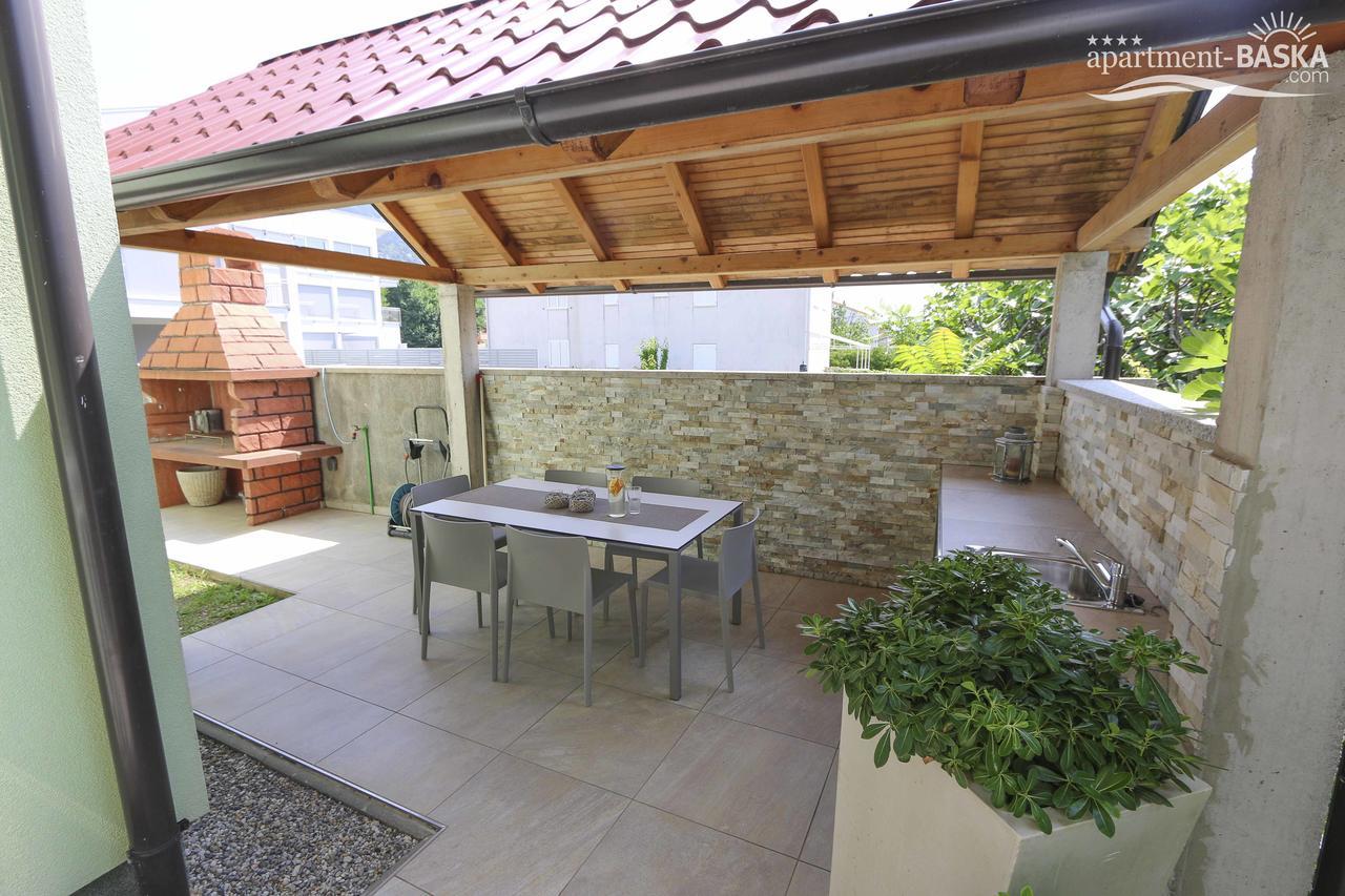 Apartment Baska Mit Poolarea - Krk, Kroatien Kültér fotó