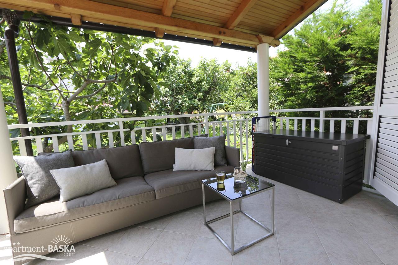 Apartment Baska Mit Poolarea - Krk, Kroatien Kültér fotó