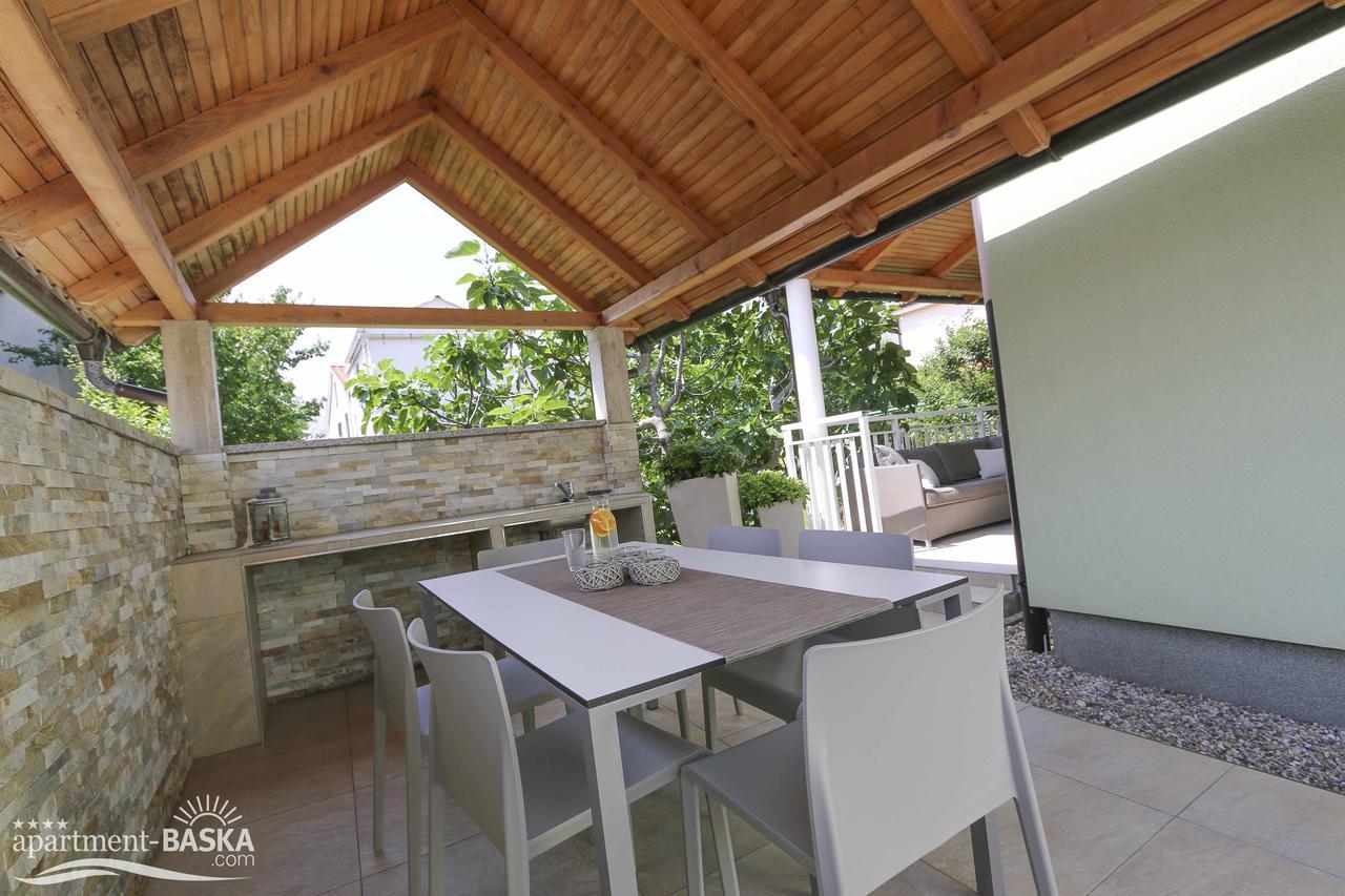 Apartment Baska Mit Poolarea - Krk, Kroatien Kültér fotó